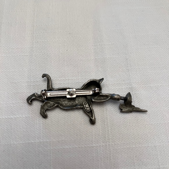 Vintage JJ Jonette Pewter Cat Brooch Pin with Butterfly - Picture 4 of 6